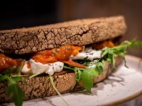 Burrata Tomate Stulle Bild 1